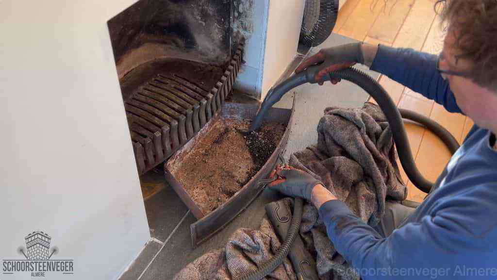 Prijs schoorsteenvegen Almere schouw reinigen Prijs schoorsteenvegen Almere schouw reinigen